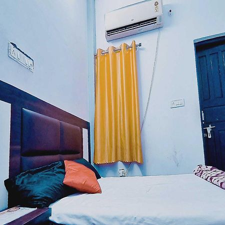 Hotel O Rr Palace Lucknow Bagian luar foto