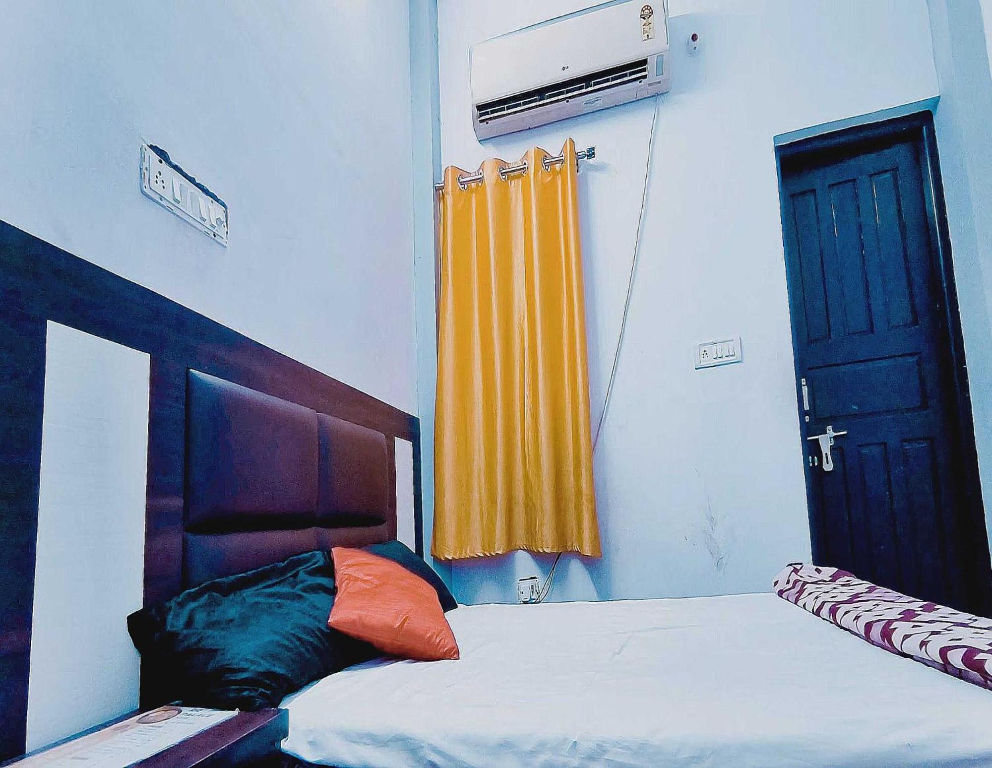 Hotel O Rr Palace Lucknow Bagian luar foto