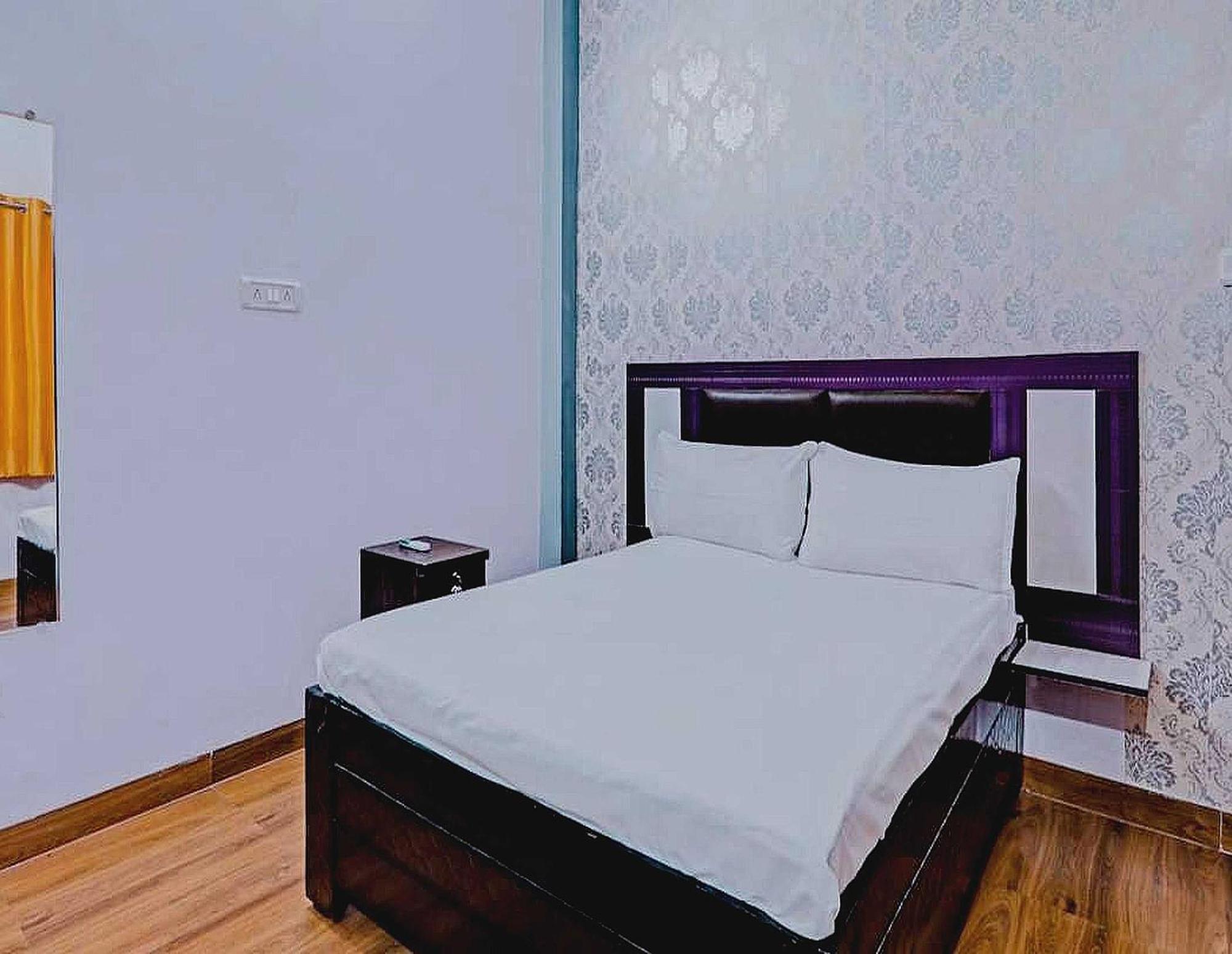 Hotel O Rr Palace Lucknow Bagian luar foto