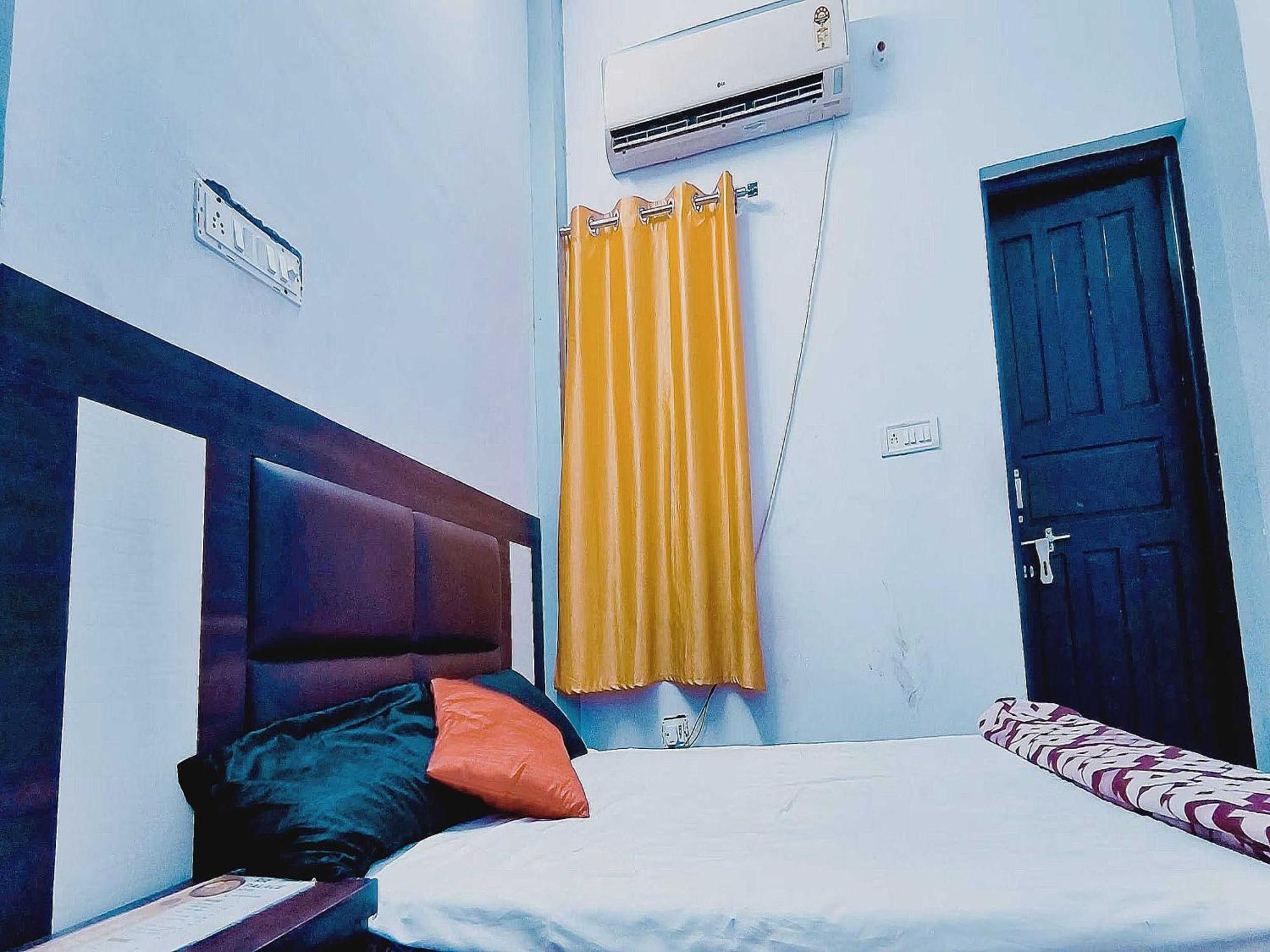 Hotel O Rr Palace Lucknow Bagian luar foto