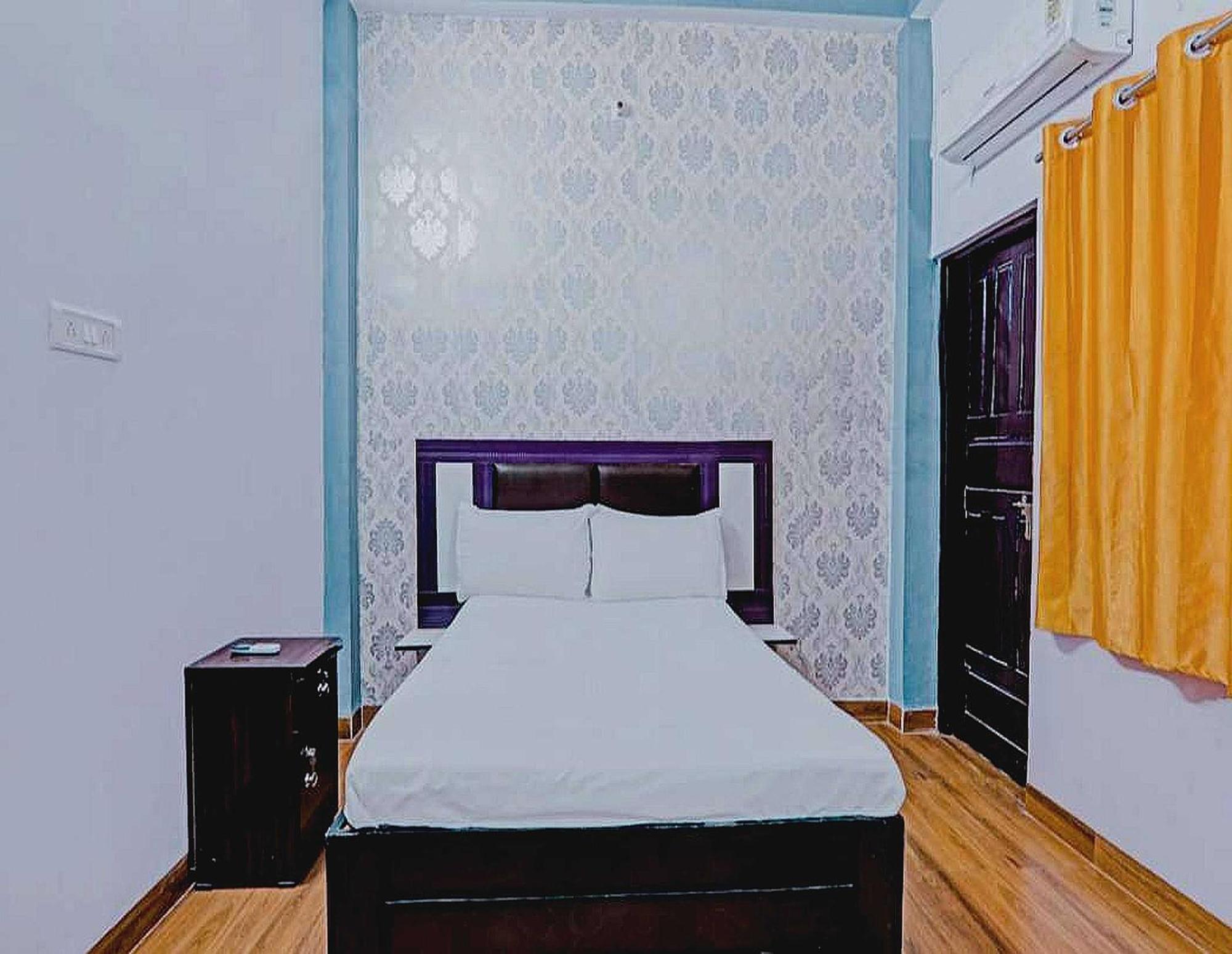 Hotel O Rr Palace Lucknow Bagian luar foto
