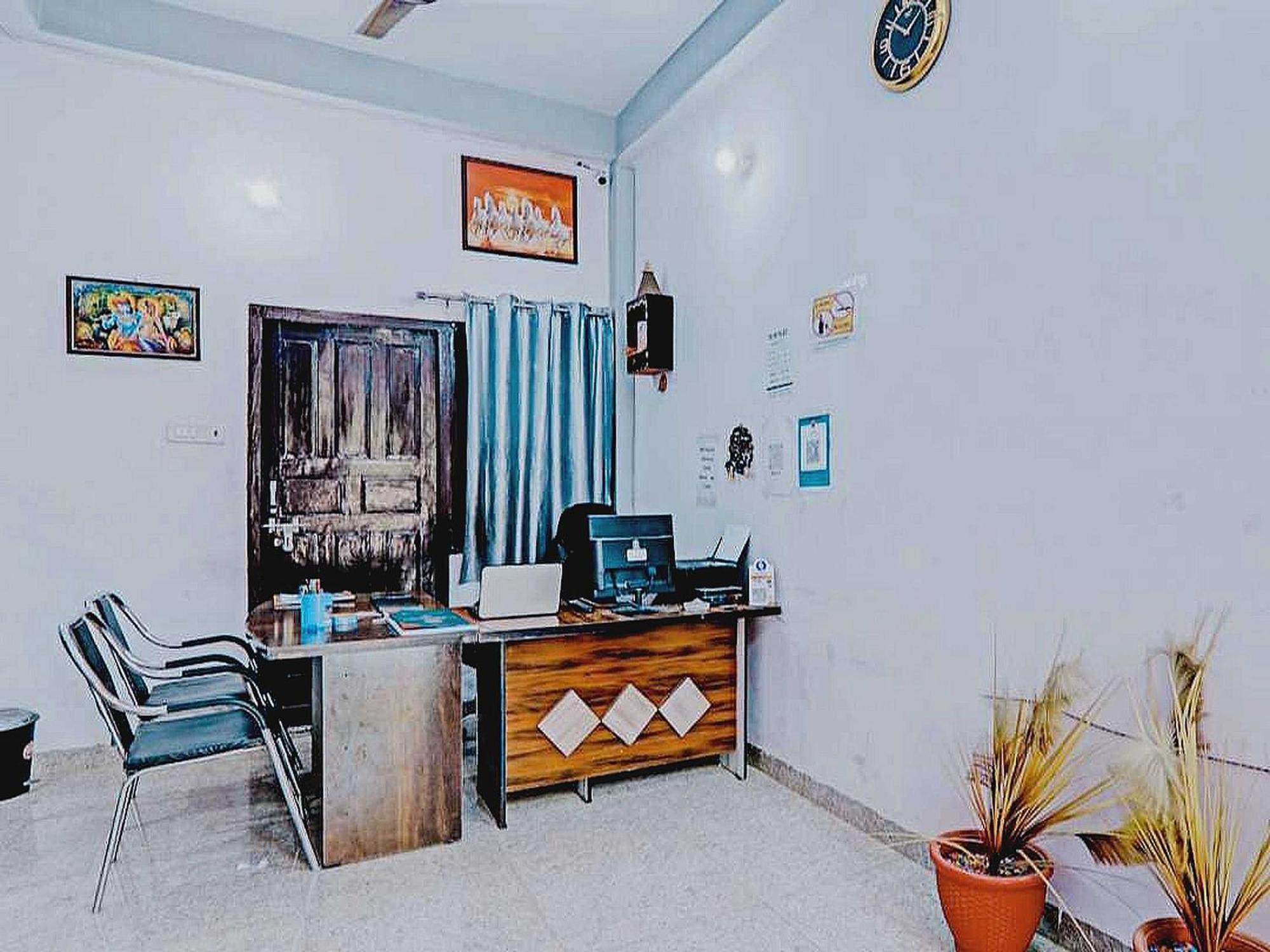 Hotel O Rr Palace Lucknow Bagian luar foto