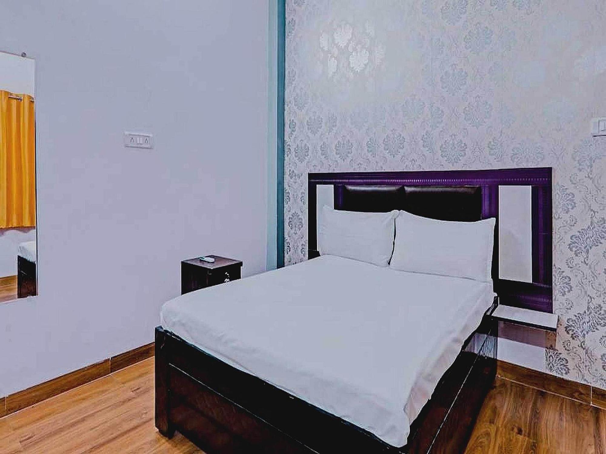 Hotel O Rr Palace Lucknow Bagian luar foto